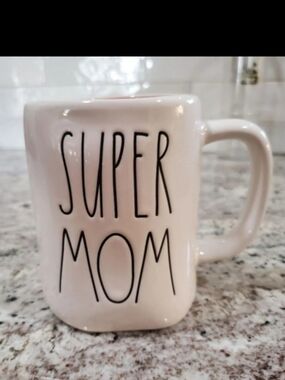 Rae Dunn "SUPER MOM" Mug-New